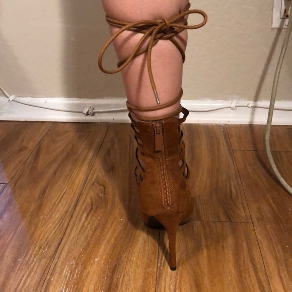 Heels - Picture 3 of 3